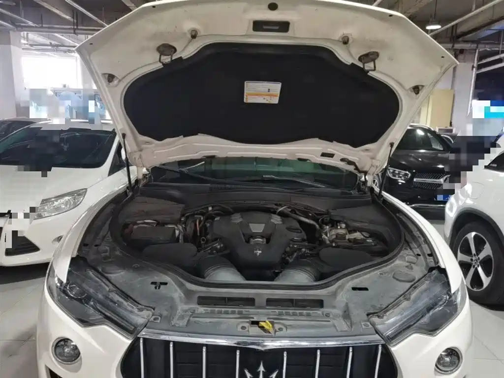 Maserati Levante 2018 — фото 20