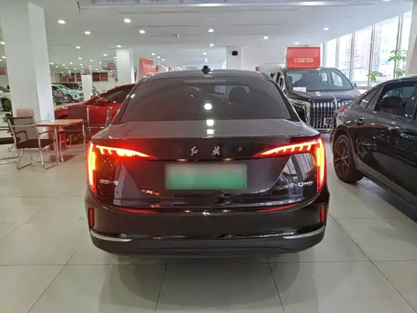 Hongqi E-QM5 2023