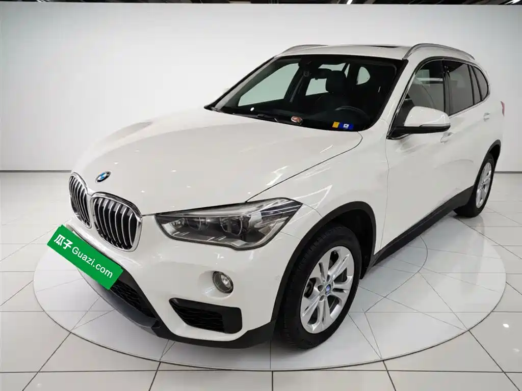 BMW X1 2017 — фото 1
