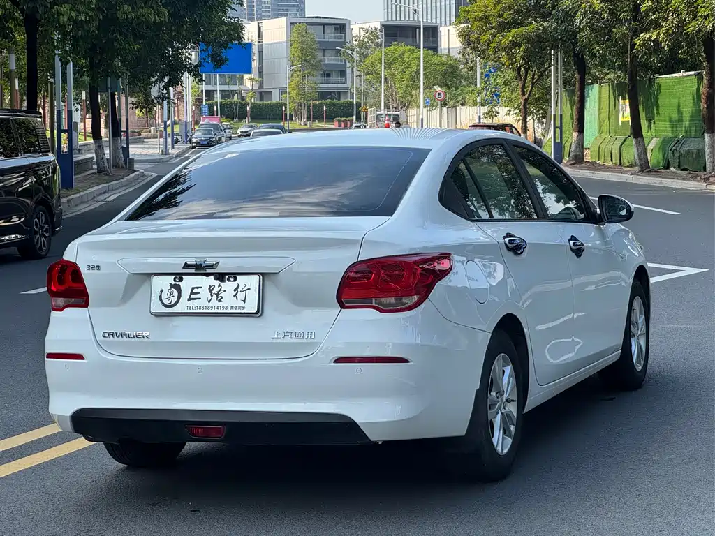 Chevrolet Cavalier 2018 — фото 17