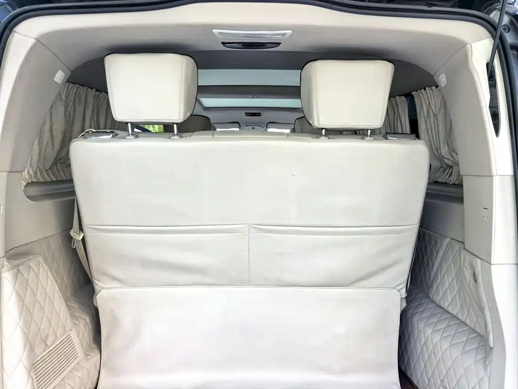 Mercedes-Benz V-Class 2018 — фото 17