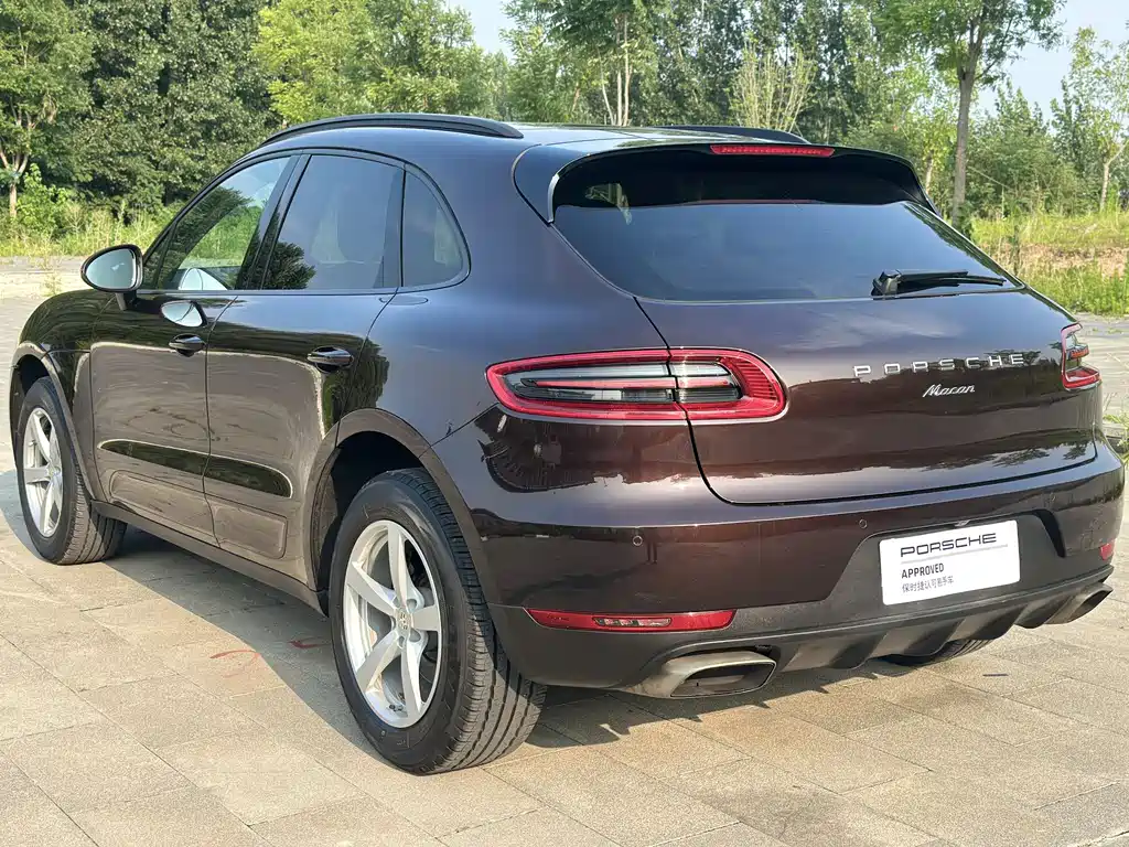 Porsche Macan 2017 — фото 14
