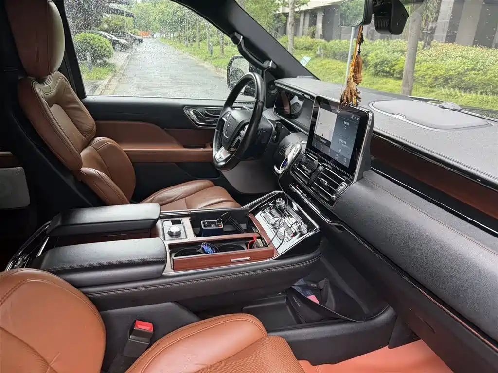 Lincoln Navigator 2020