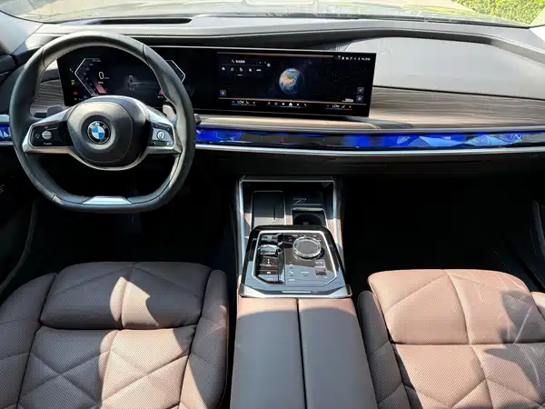 BMW 7 Series 2025