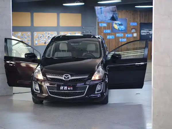 Mazda 8 2012
