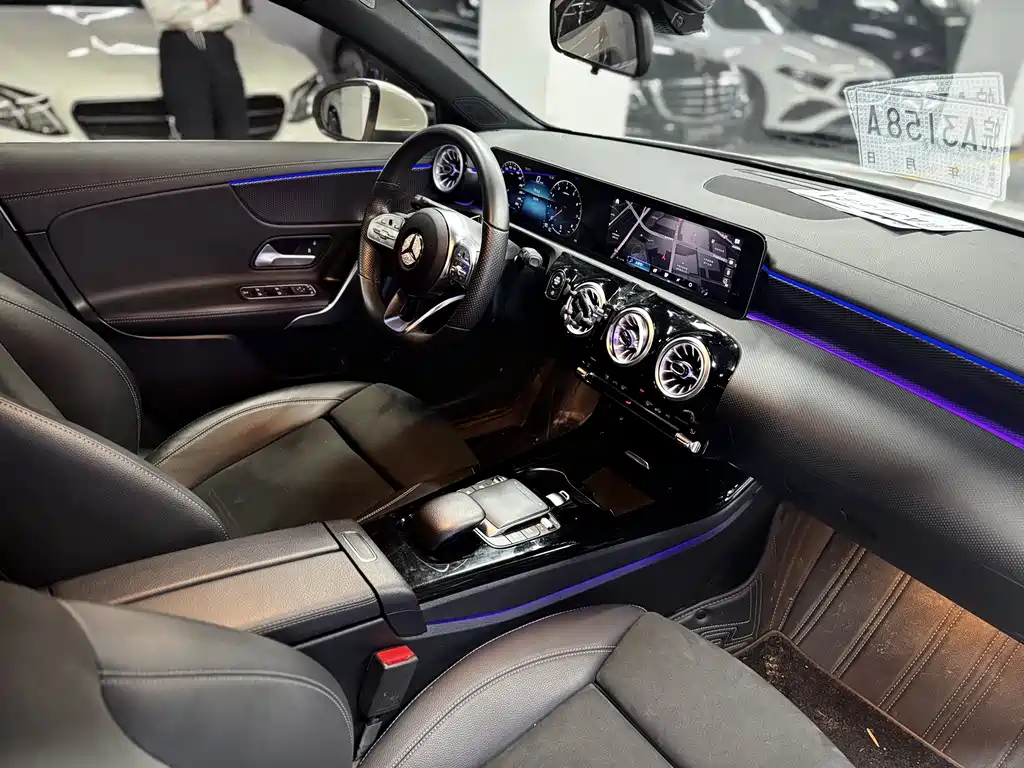 Mercedes-Benz A-Class 2022 — фото 17