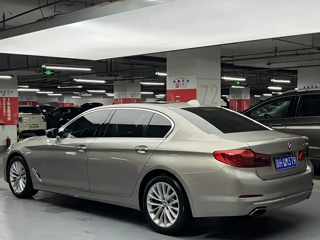 BMW 5 Series 2018 — фото 8