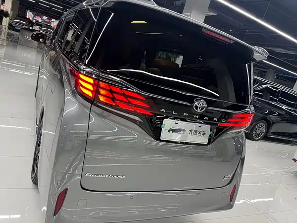 Toyota Alphard 2024