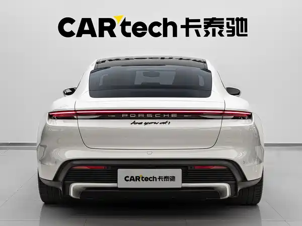 Porsche Taycan 2025