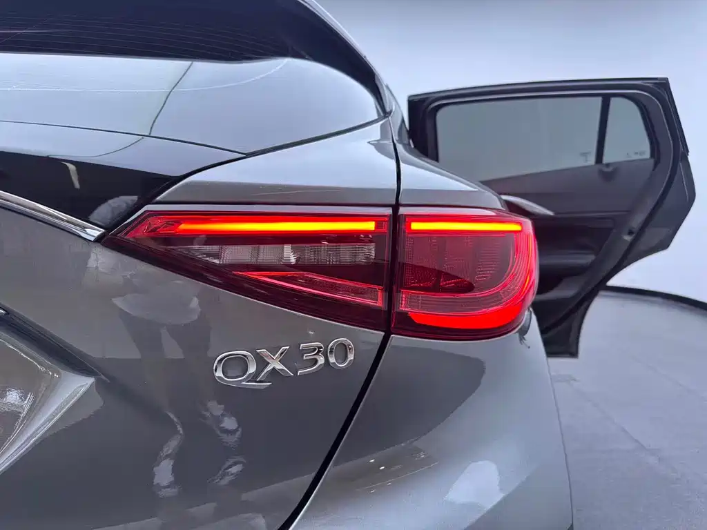 Infiniti QX30 2019 — фото 22