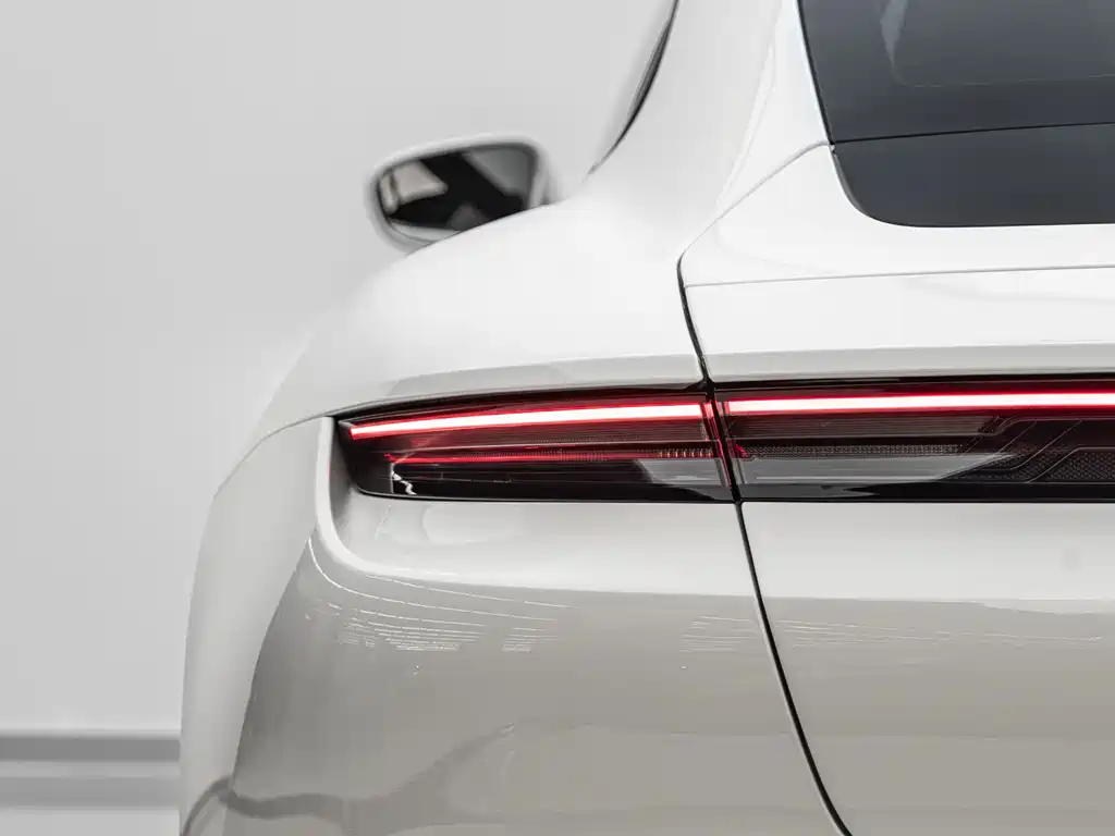 Porsche Taycan 2025 — фото 13