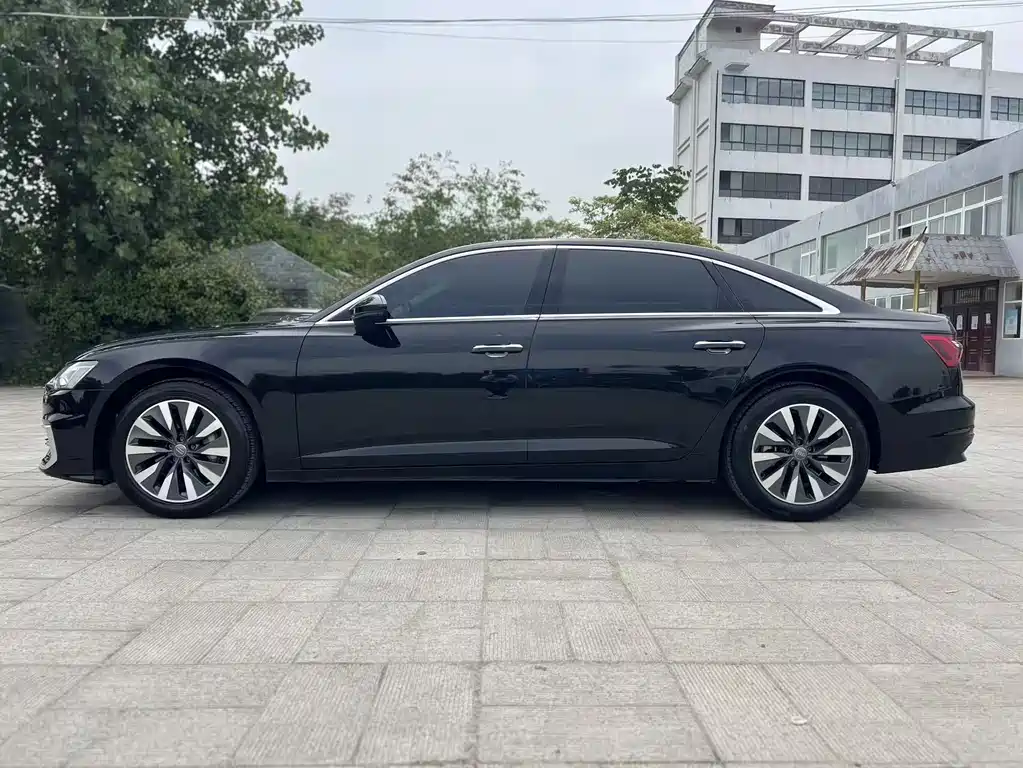 Audi A6L 2022 — фото 4