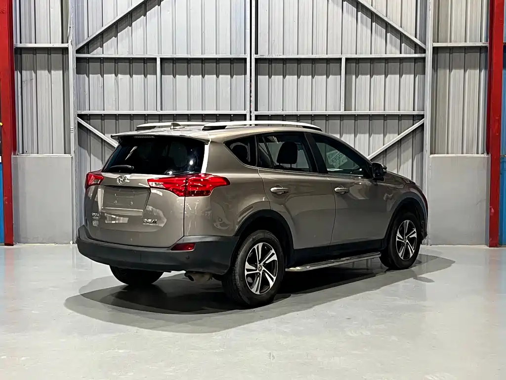 Toyota RAV4 2016 — фото 7
