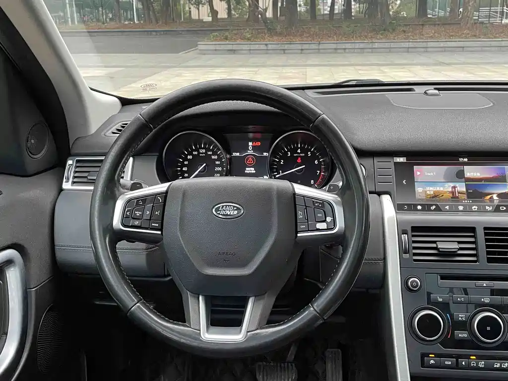 Land Rover Discovery Sport 2017 — фото 15
