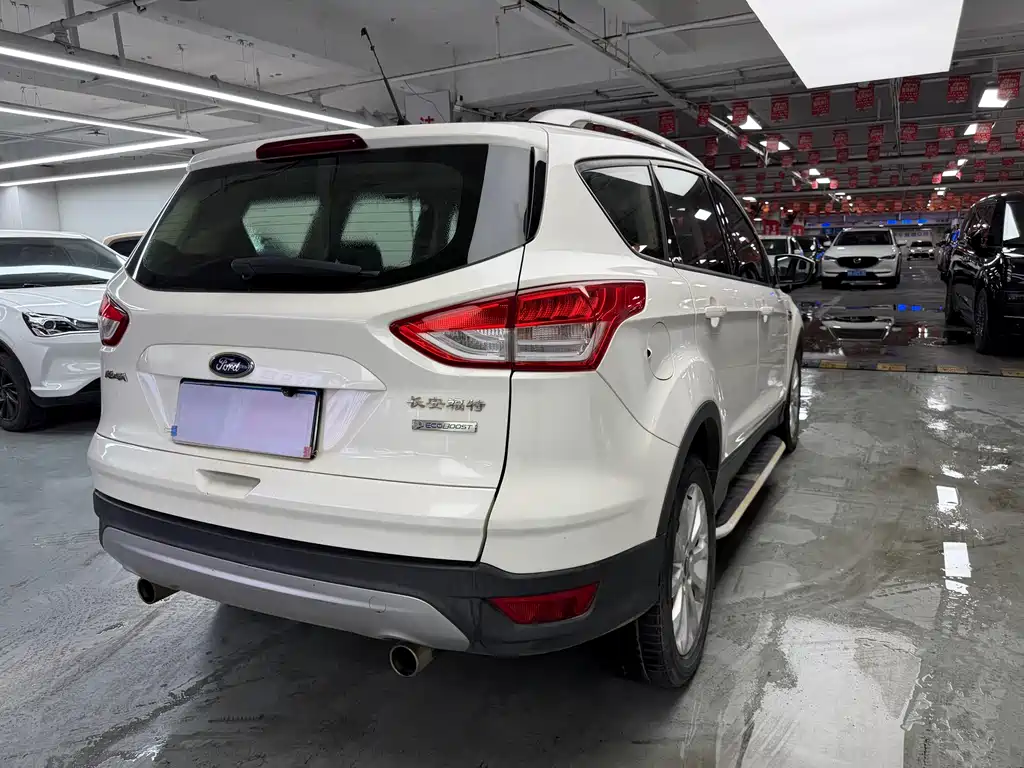 Ford Kuga 2015 — фото 10