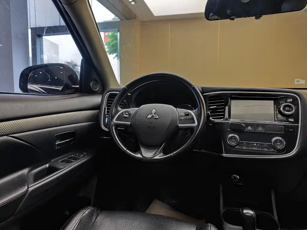 Mitsubishi Outlander 2014 — фото 15