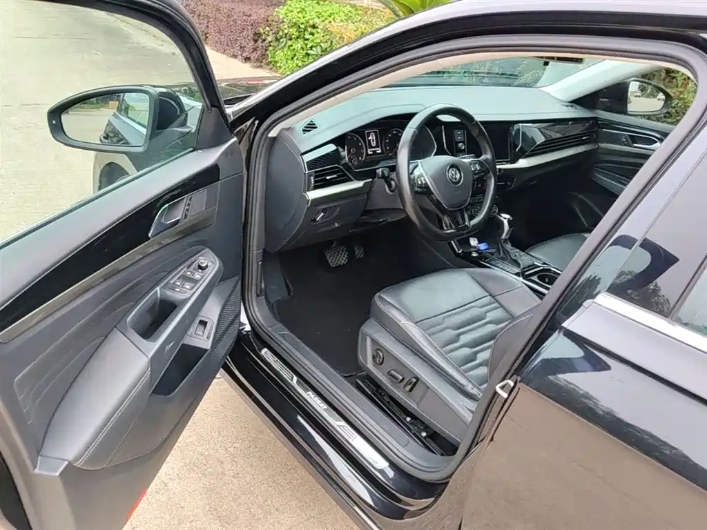 Volkswagen Passat 2019 — фото 16