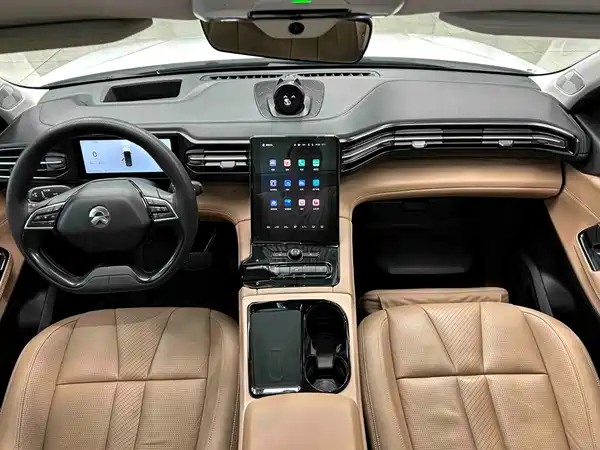 NIO ES8 2019