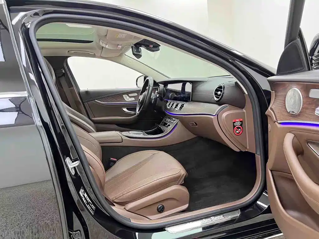 Mercedes-Benz E-Class 2023 — фото 26