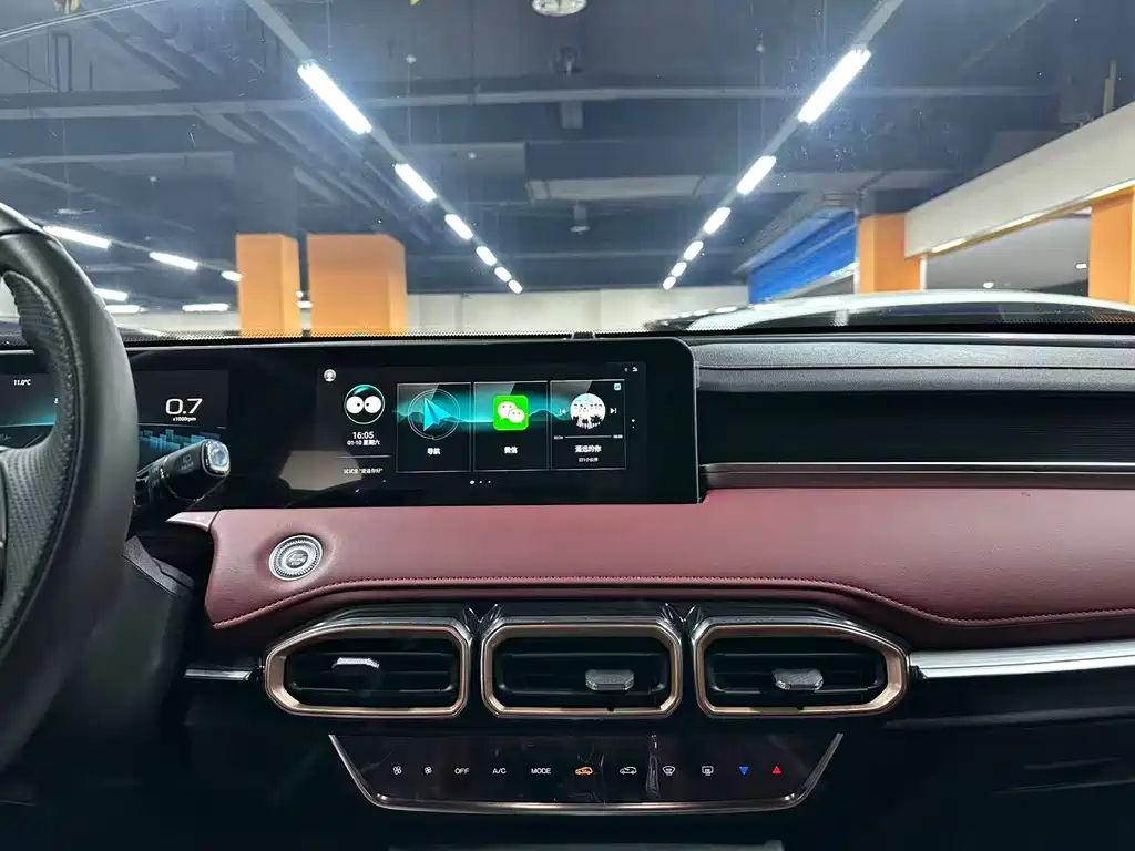 Jetour X70 PLUS 2025 — фото 12