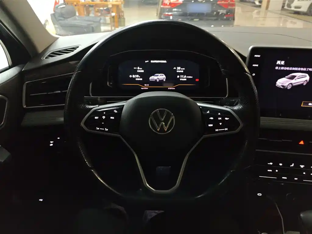 Volkswagen Tiguan L 2022 — фото 11