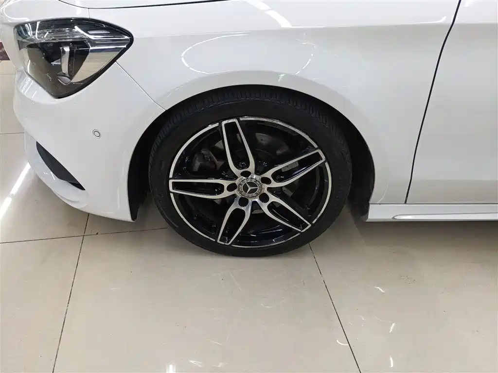 Mercedes-Benz CLA 2018 — фото 23