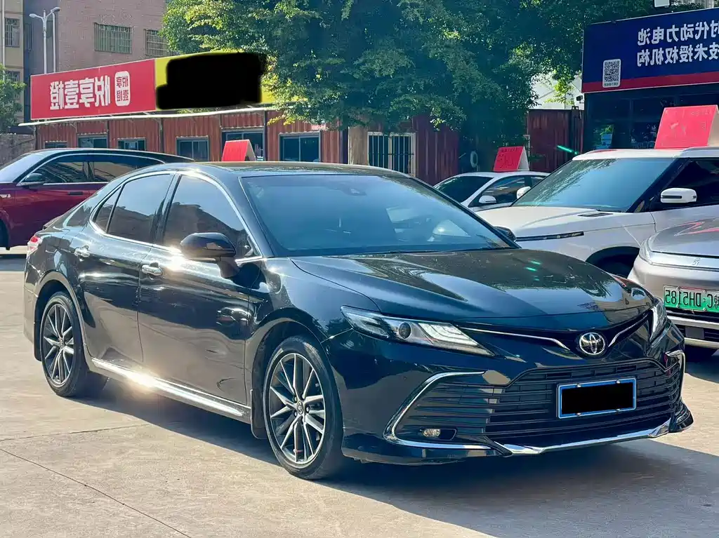 Toyota Camry 2024 — фото 3