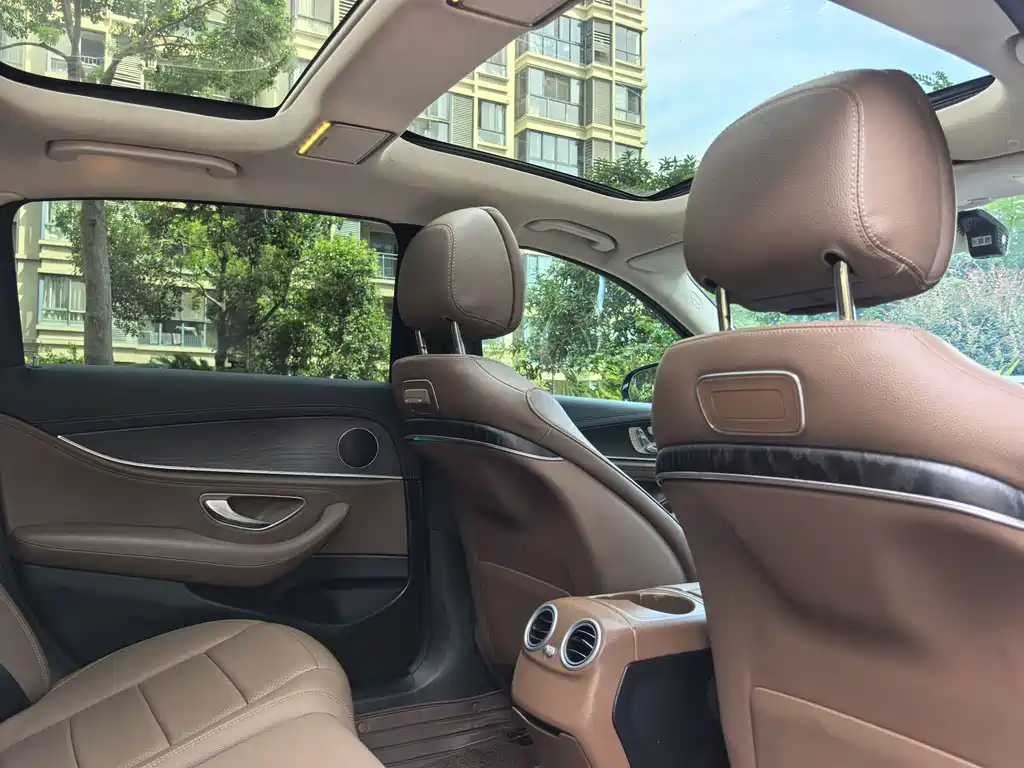 Mercedes-Benz E-Class 2020 — фото 12