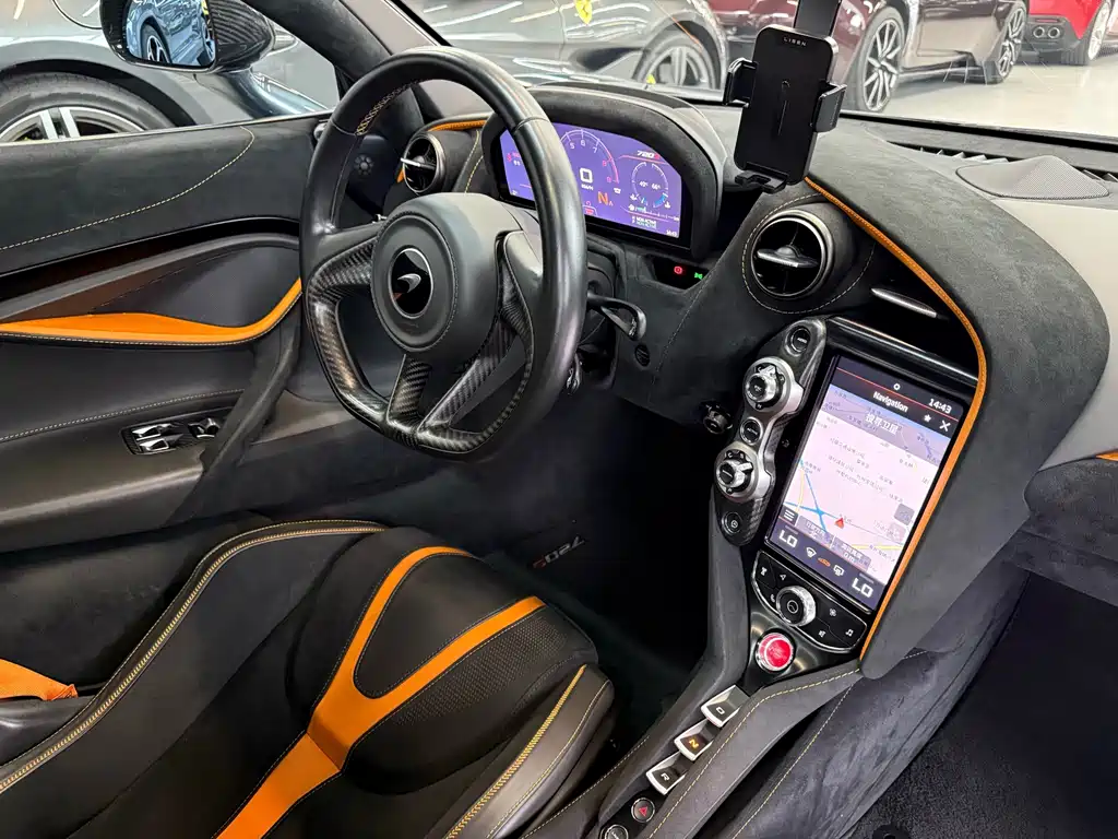 McLaren 720S 2018 — фото 11