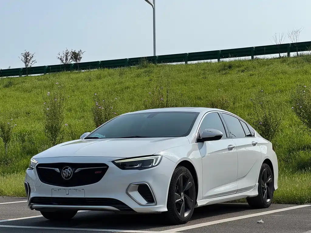 Buick Regal 2019 — фото 1