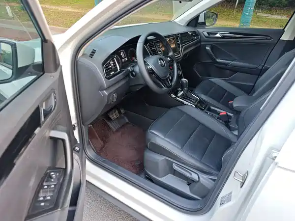 Volkswagen T-Roc 2019