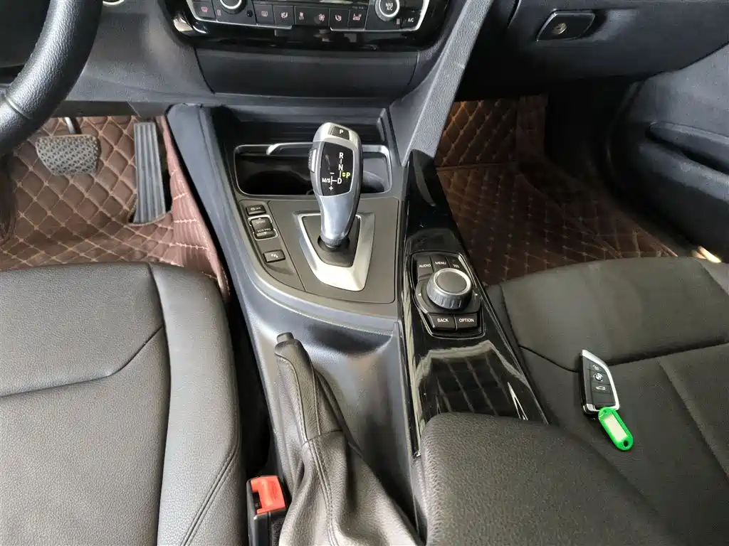 BMW 3 Series 2016 — фото 14