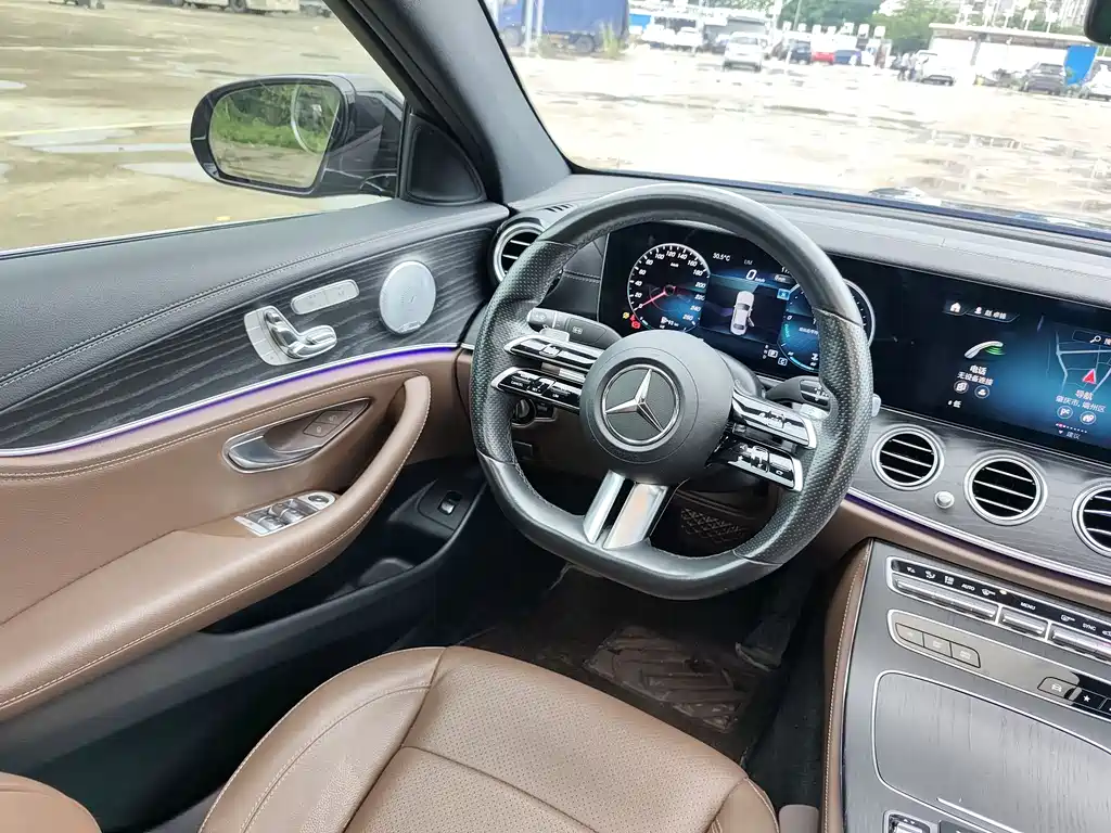 Mercedes-Benz E-Class 2021 — фото 17
