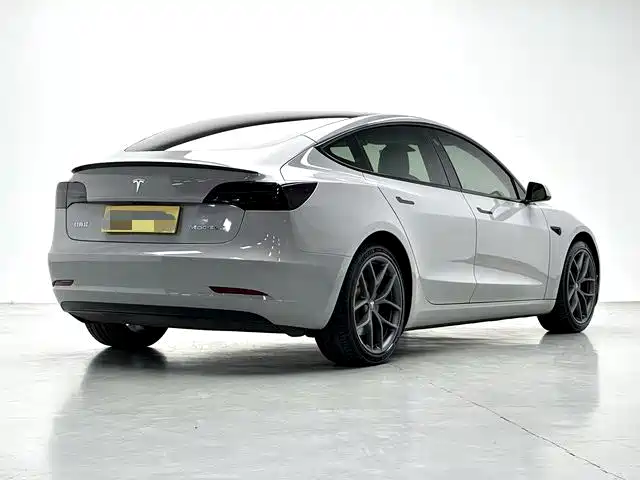 Tesla Model 3 2022 — фото 9