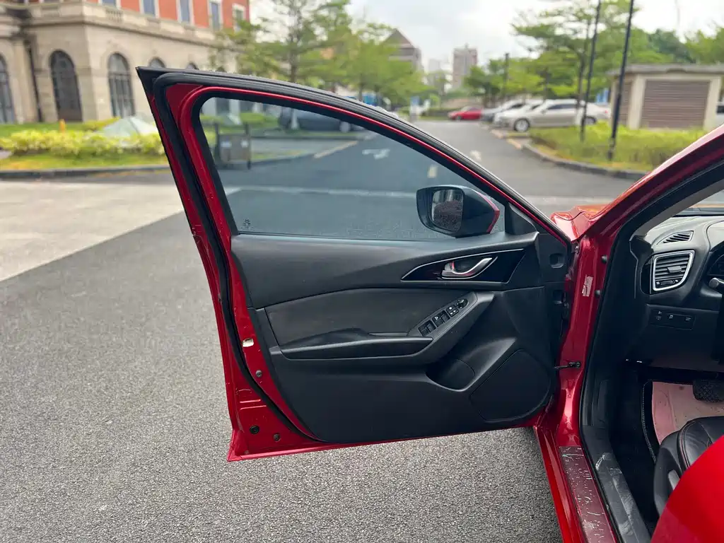 Mazda 3 Axela 2015 — фото 9
