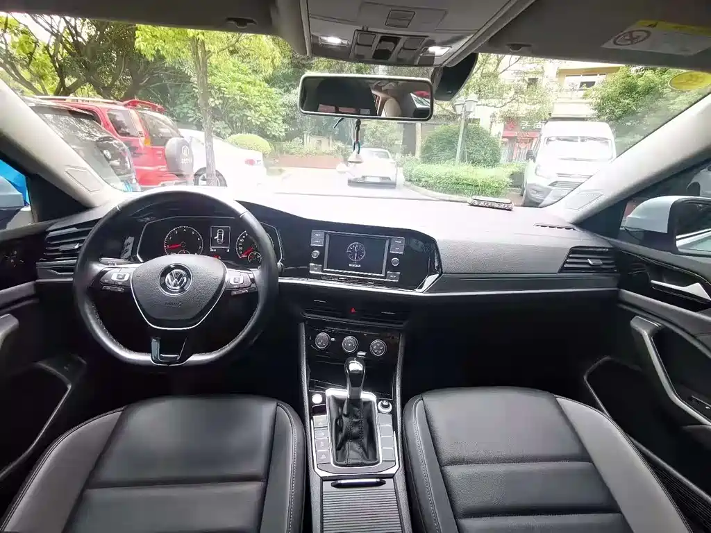 Volkswagen Sagitar 2020