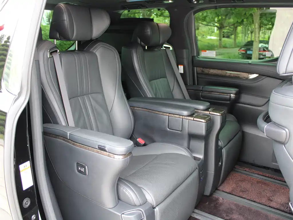 Toyota Alphard 2020 — фото 23
