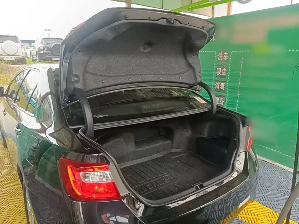 Toyota Camry 2015 — фото 19