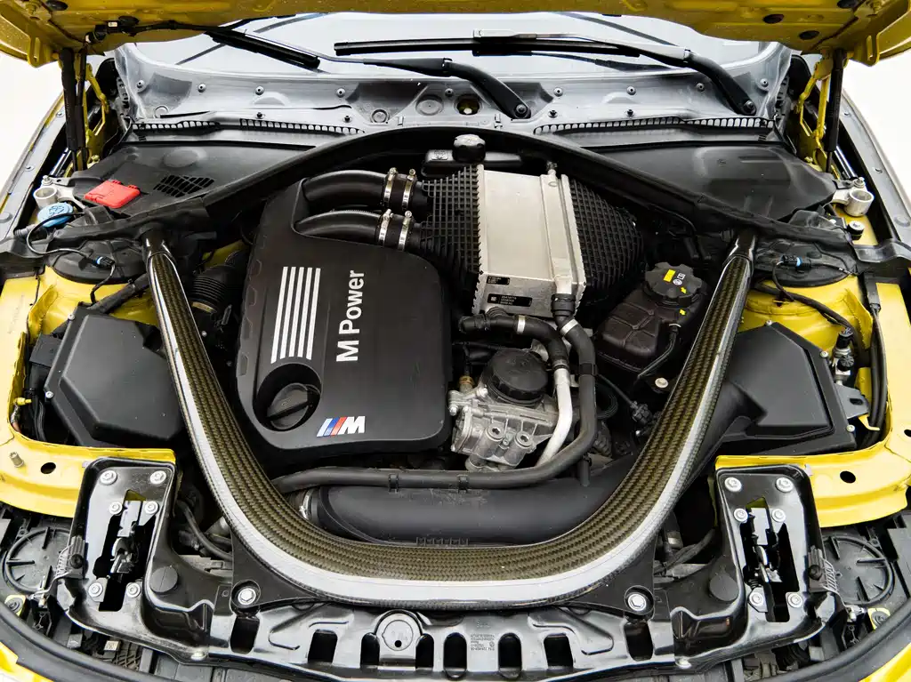 BMW M4 2017 — фото 17