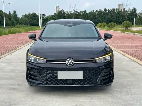 Volkswagen Passat 2025
