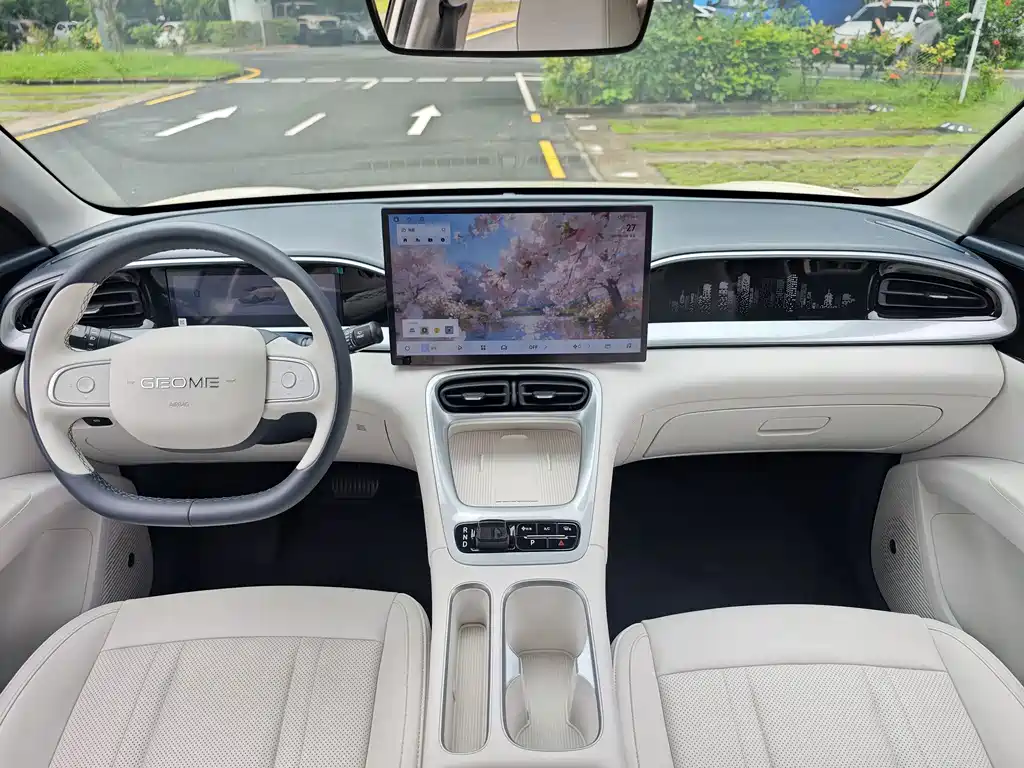 Geely Galaxy Starwish 2024 — фото 15