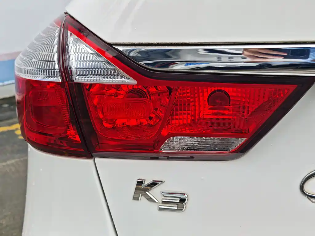 Kia K3 2016 — фото 10