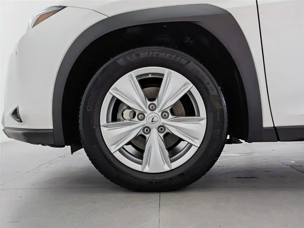 Lexus UX 2021 — фото 17