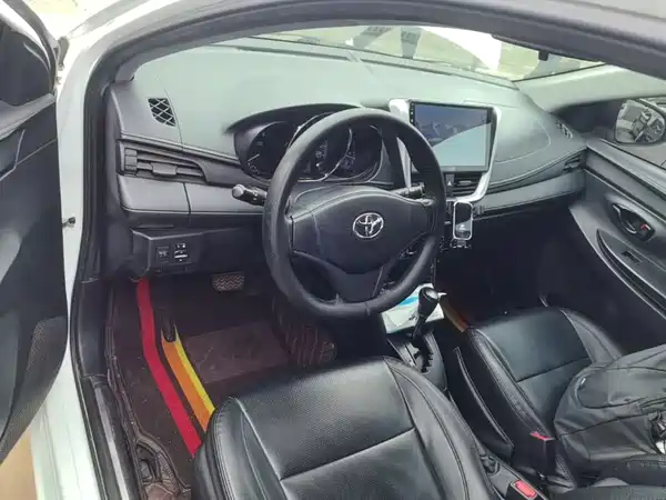 Toyota Yaris L 2019