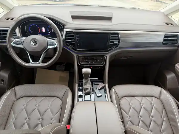 Volkswagen Viloran 2020