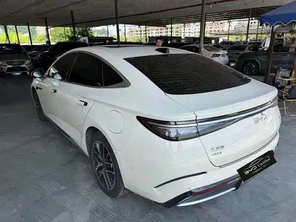 BYD Seal 07 DM-i 2025