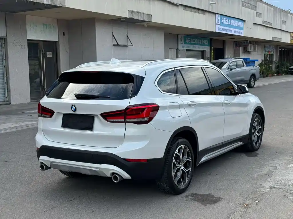 BMW X1 2022 — фото 8