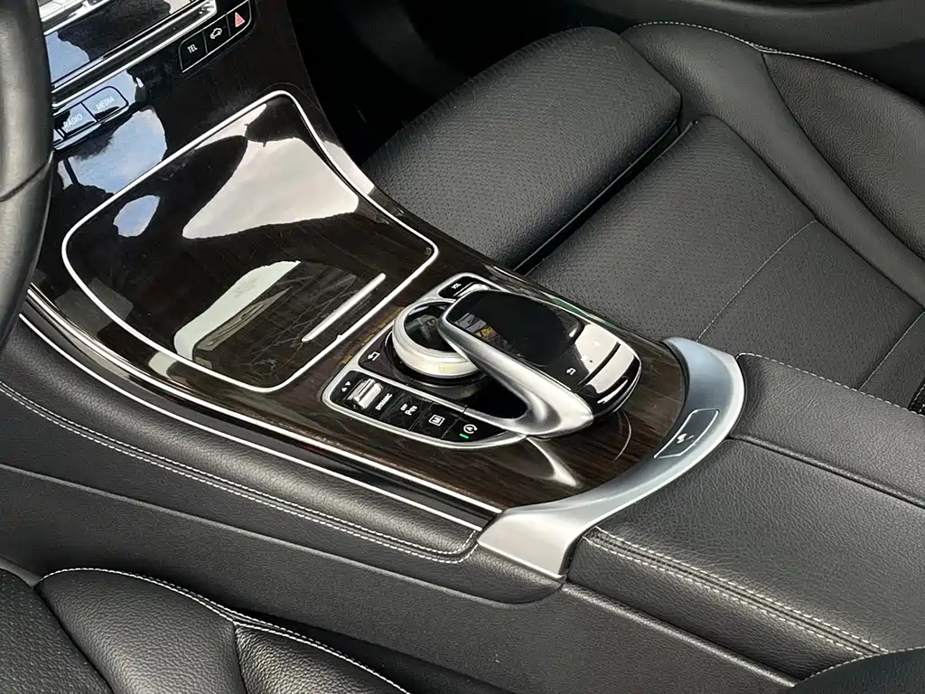 Mercedes-Benz GLC 2017 — фото 11