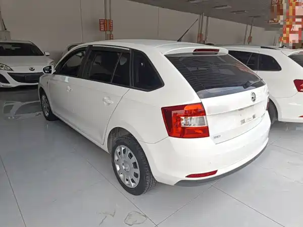 Skoda Rapid Spaceback 2016