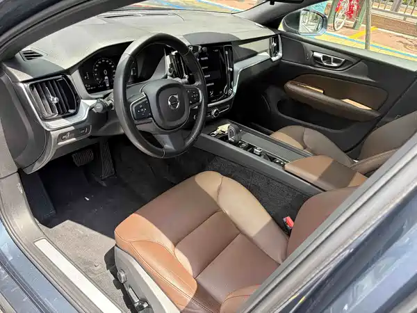 Volvo S60 2022